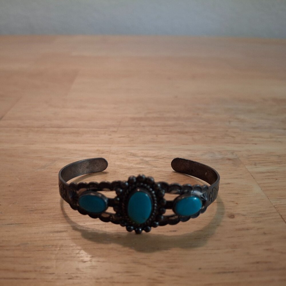 Vintage Navajo Sterling Silver & Turquoise 3-Stone Cuff Bracelet – 30g, 5½"